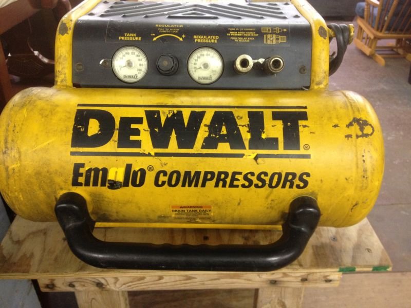 tools2dewaltaircompressor.jpg