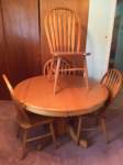 furniture8oakroundtablewith4chairs_small.jpg