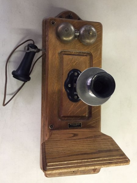 antique4westernelectricwallphone.jpg