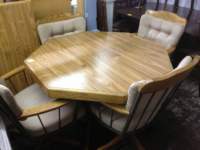 furniture6diningroomtablewith4chairs_small.jpg