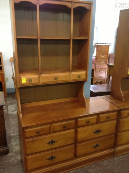 furniture26drcabinetwith33inchhutchtop.jpg